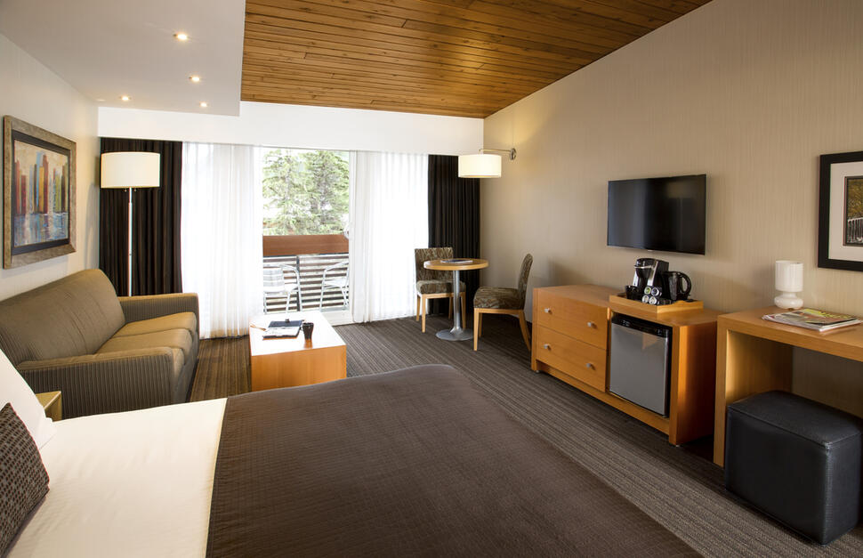 Banff-Aspen-Lodge-7.jpg