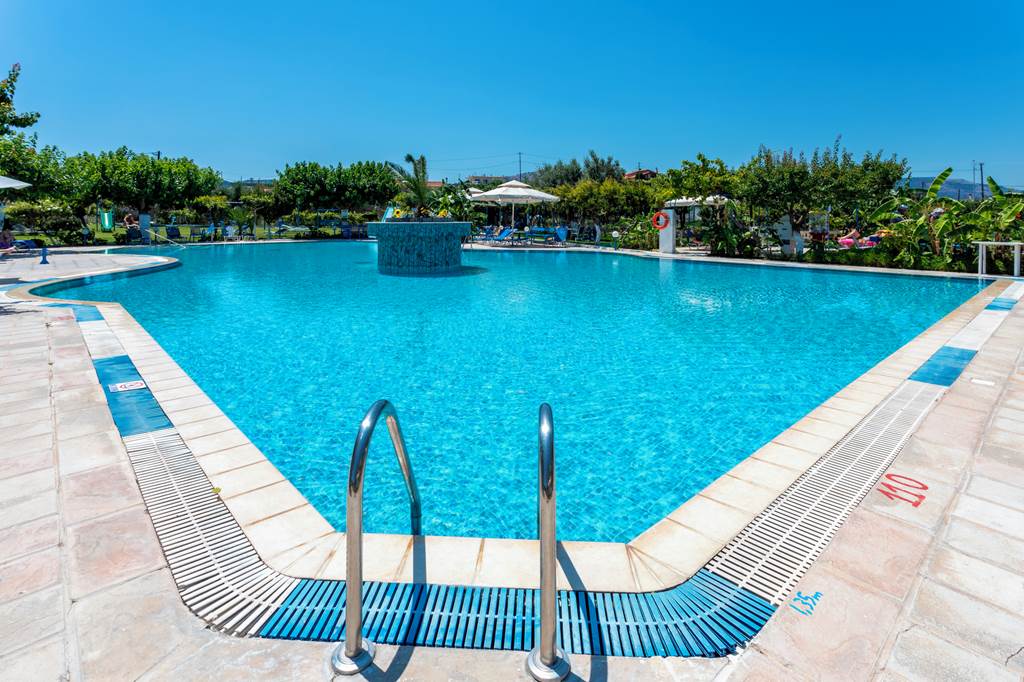 RHO_83060_Garden_Hotel_0723_09.jpg