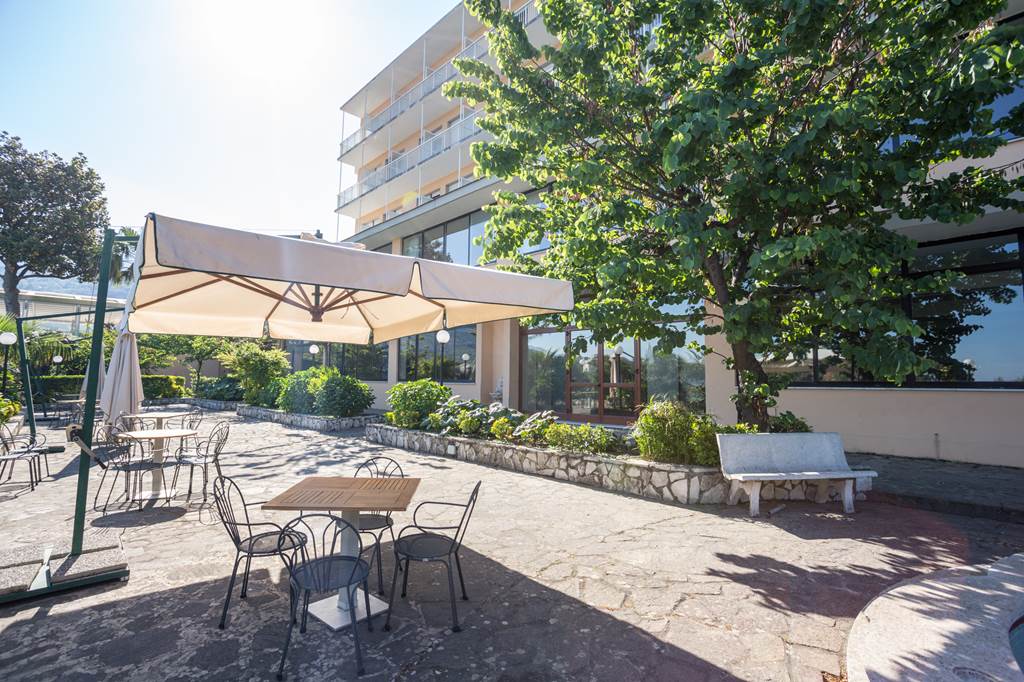 NAP_74690_Grand_Hotel_Moon_Valley_0617_03.jpg