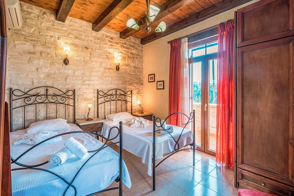 HER_87059_Villa_Marcos_Chara_0124_12.jpg