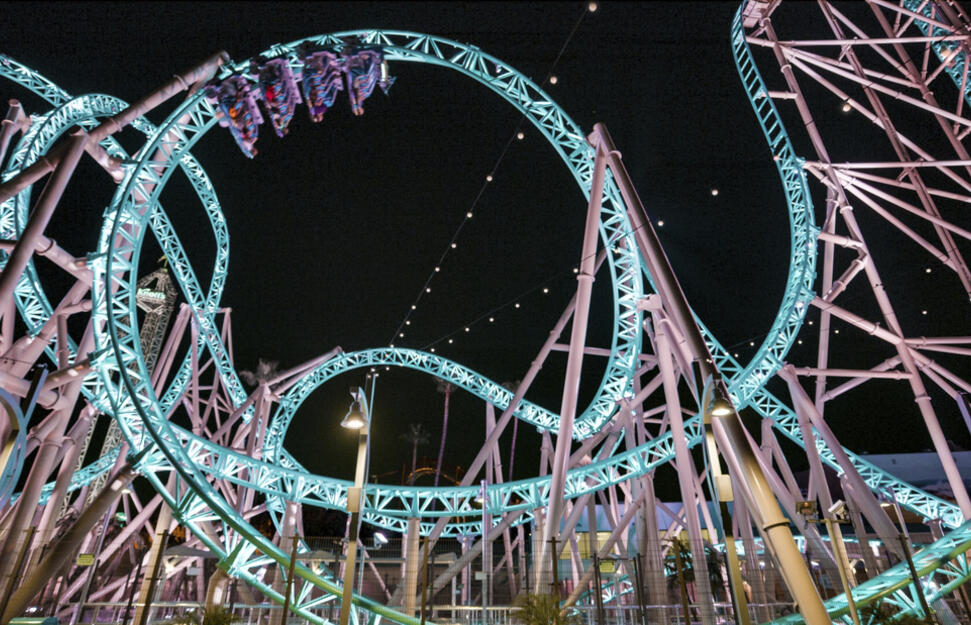 Knotts-Berry-Farm-Hotel-9.jpg