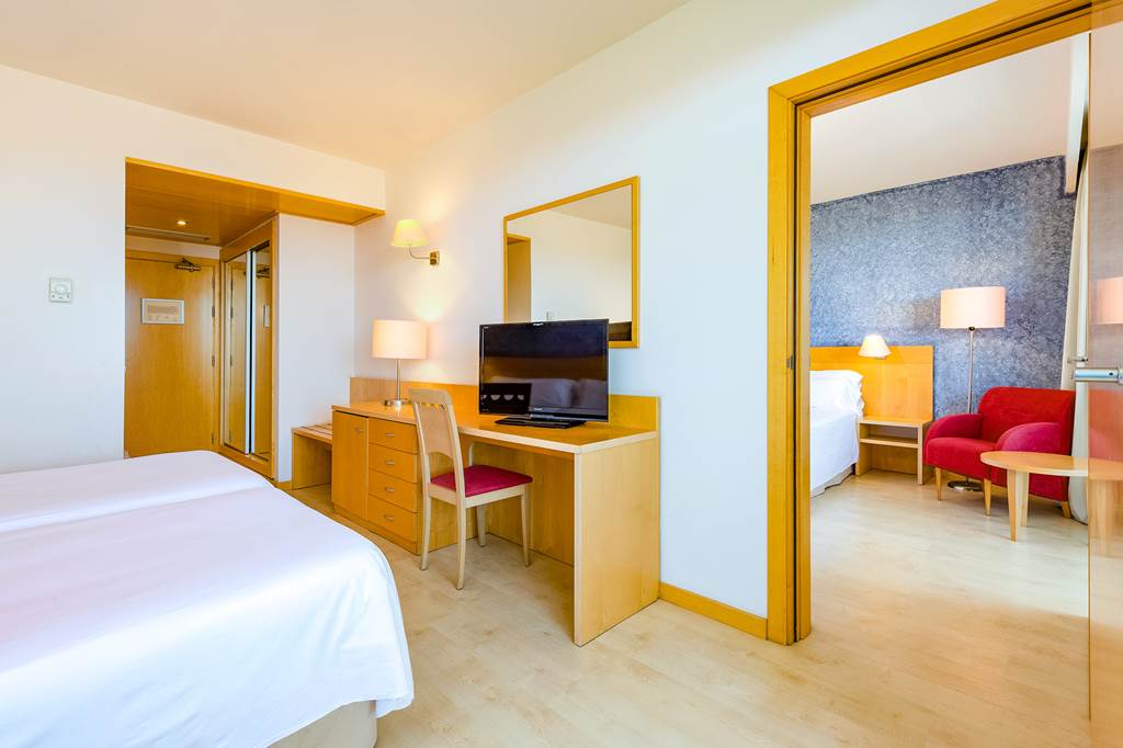 REU_219_Tryp_Port_Cambrils_0218_02.jpg