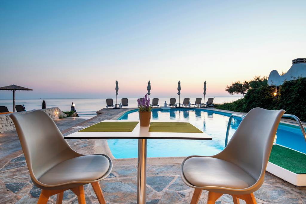 ZTH_82519_Locanda_beach_1120_13.jpg