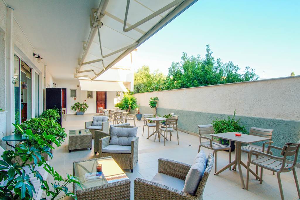 KLX_85625_Villa_Kosta_Hotel_&_Apartments_0923_01.jpg