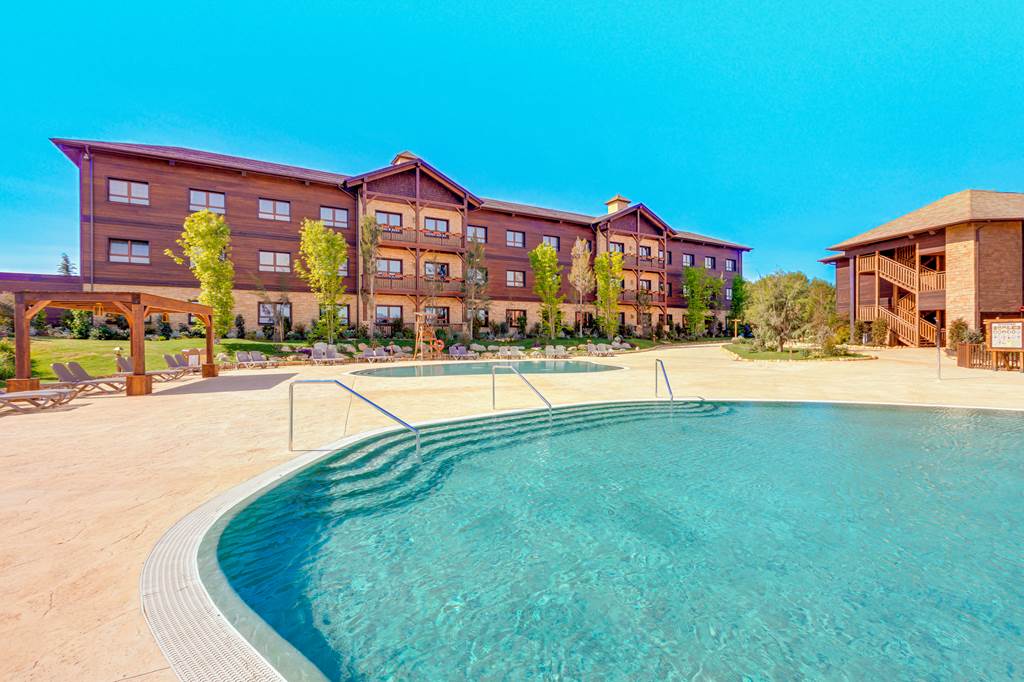 REU_80100_Hotel_Colorado_Creek_0621_04.jpg