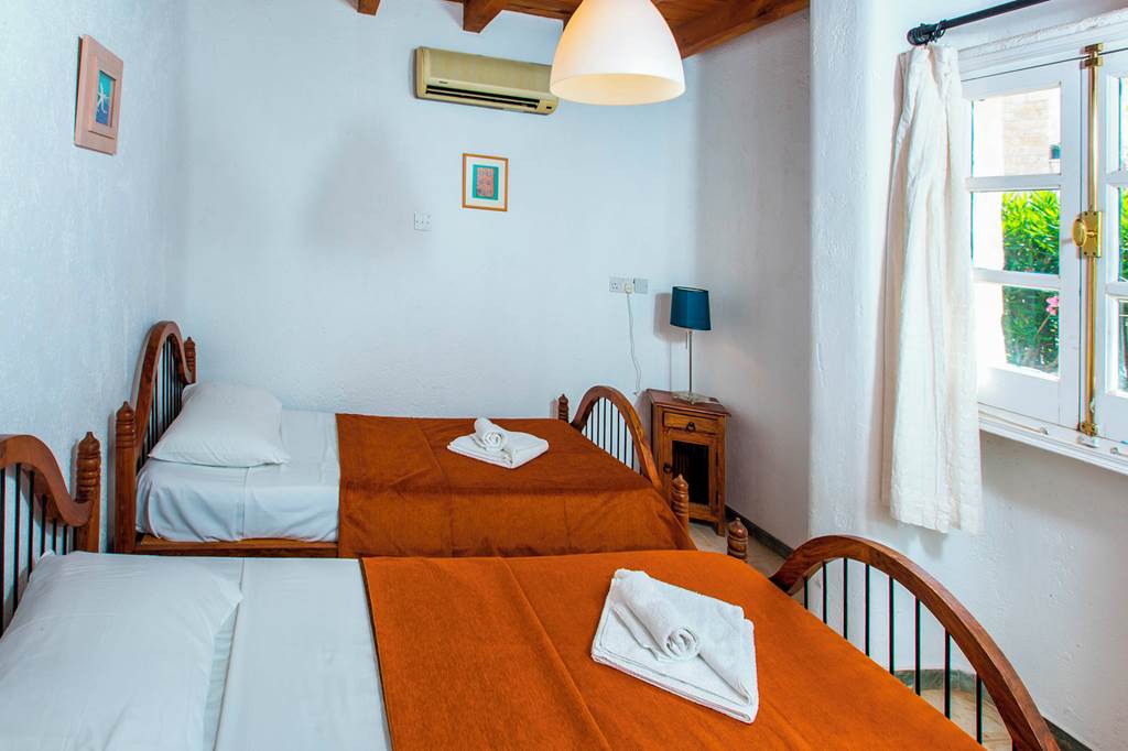 PFO_88885_Z&X_Holiday_Villas_-_Villa_Carmel_0125_03.jpg