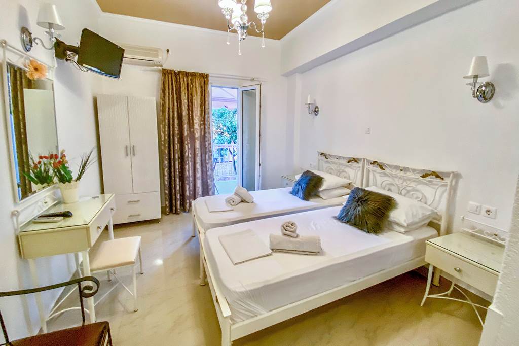 PVK_88355_Villa_Apostolis_1024_01.jpg