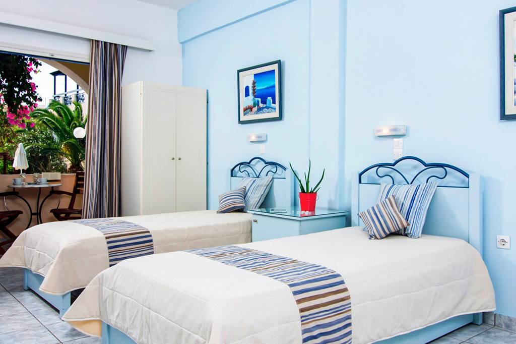 JTR_82693_Paradise_Resort_Santorini_0221_04.jpg