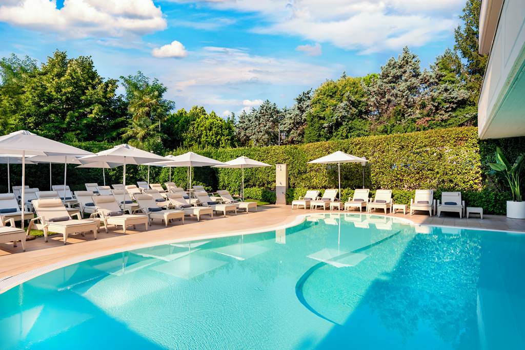 VRN_74885_Hotel_Villa_Rosa_0122_02.jpg