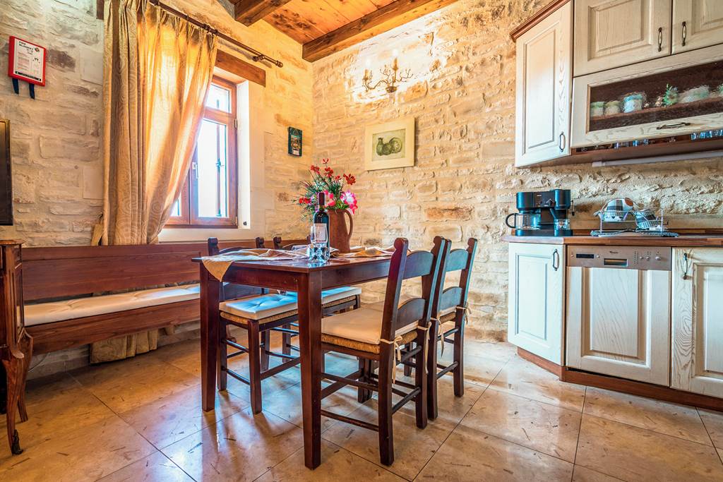 HER_87059_Villa_Marcos_Chara_0124_07.jpg