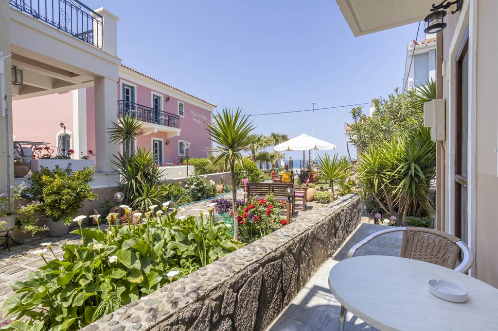 MJT_81326_Nikis_Seafront_Studios_0622_16.jpg
