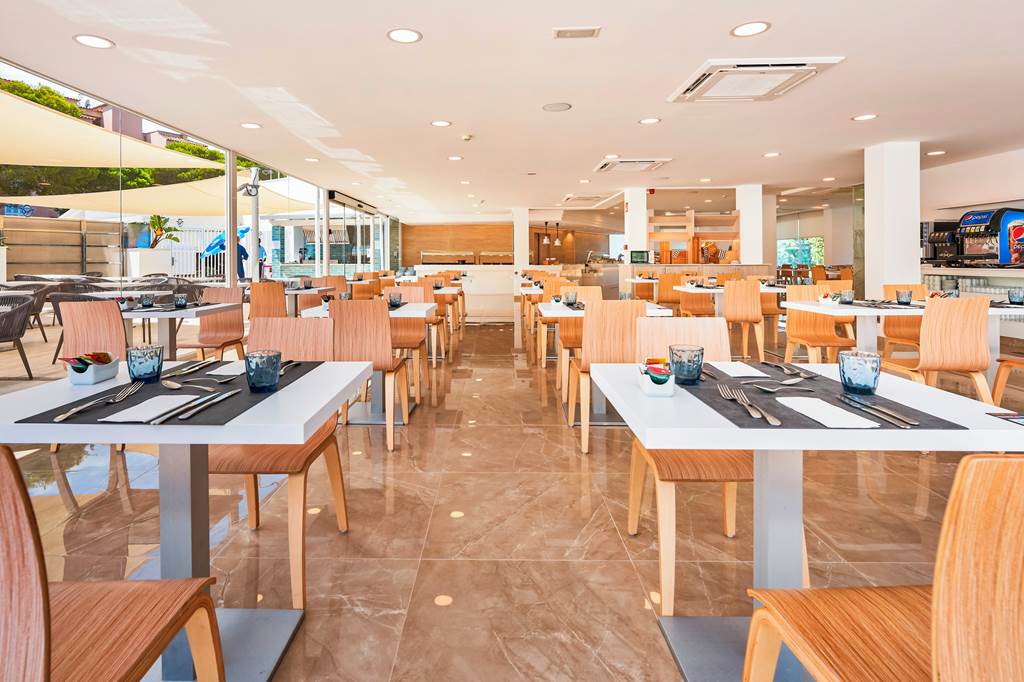 PMI_80692_Globales_Cala_Bona_Suites_0821_03.jpg