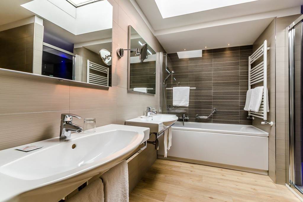 VCE_72823_Smart_Holiday_Hotel_1217_07.jpg