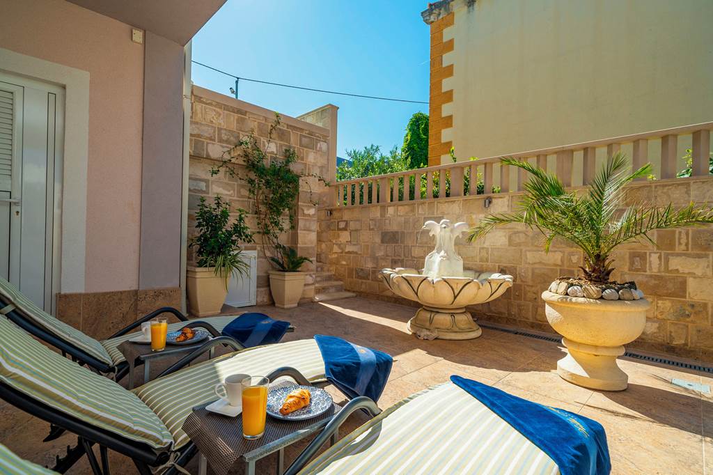 DBV_87511_Apartments_Villa_Aura_0324_01.jpg