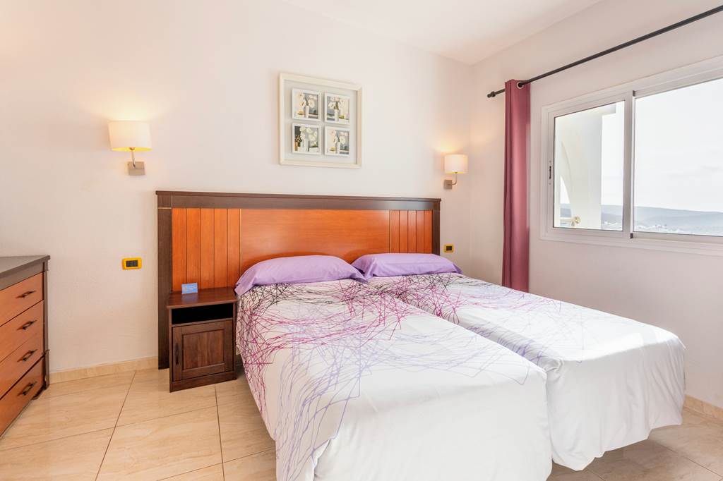 LPA_68523_Colina_Mar_Apartments_0424_01.jpg
