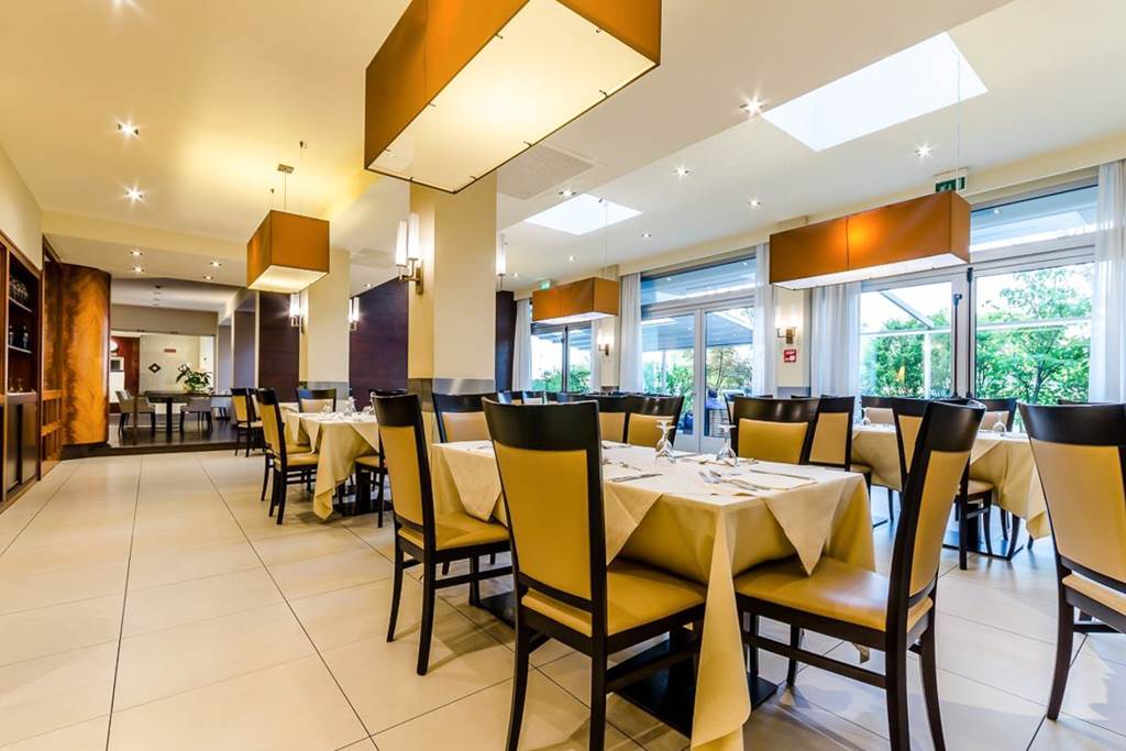 VCE_72823_Smart_Holiday_Hotel_1217_16.jpg