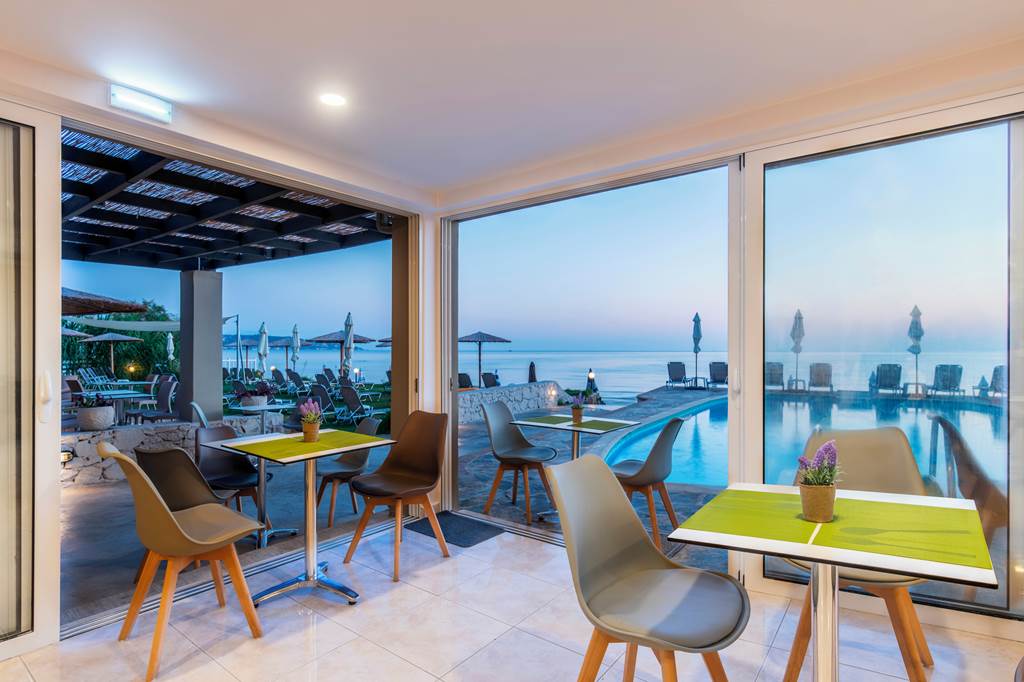 ZTH_82519_Locanda_beach_1120_12.jpg