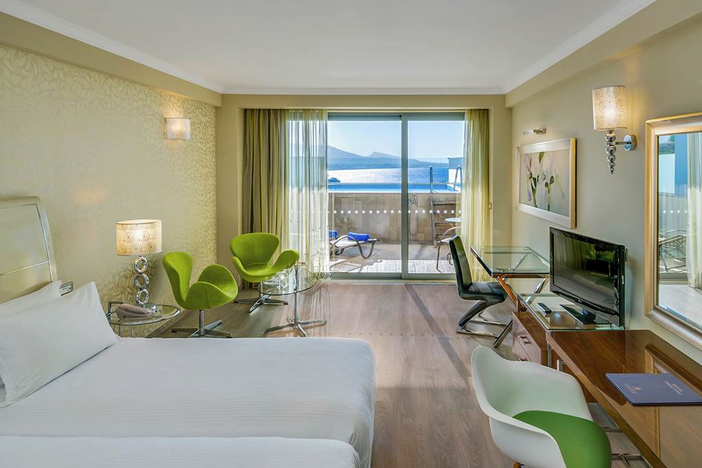 RHO_70905_Atrium_Platinum_Luxury_Resort_&_Spa_1024_04.jpg