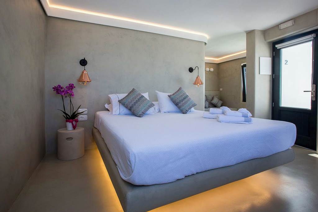 JTR_84395_Chic_Hotel_Santorini_0124_01.jpg