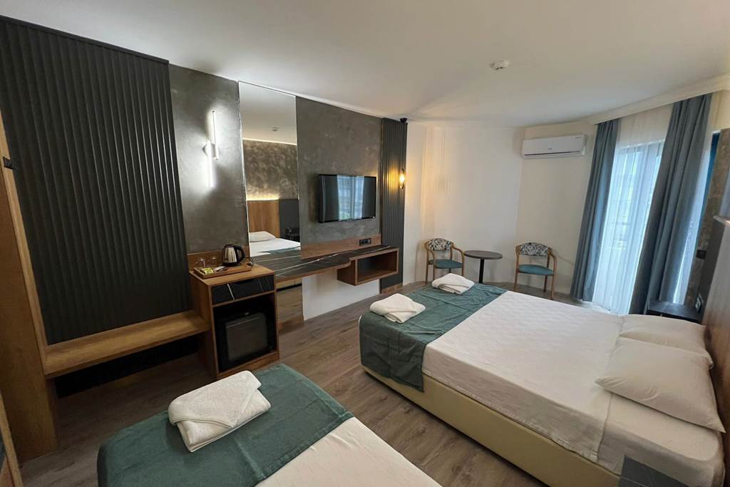 DLM_85243_Idas_Club_Hotel_0323_08.jpg