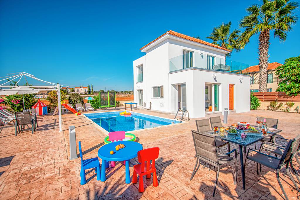 LCA_86766_Villa_Marina_Vibes_0124_02.jpg