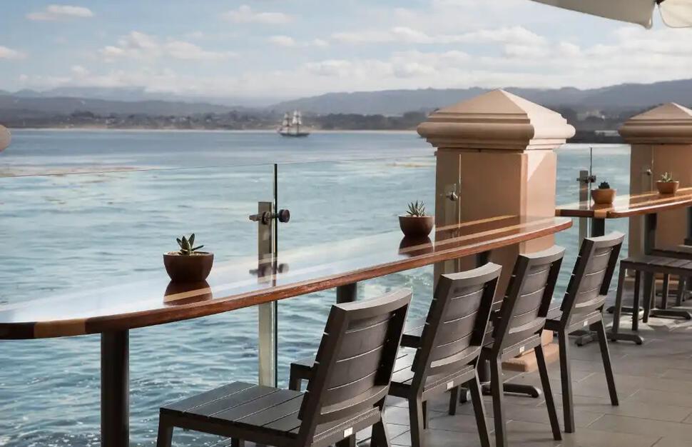 Monterey-Plaza-Hotel-and-Spa-3.jpg