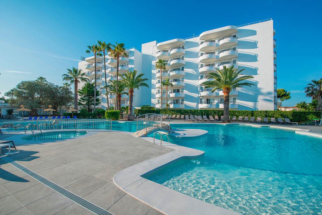 PMI_74108_Alcudia_Beach_0623_14.jpg