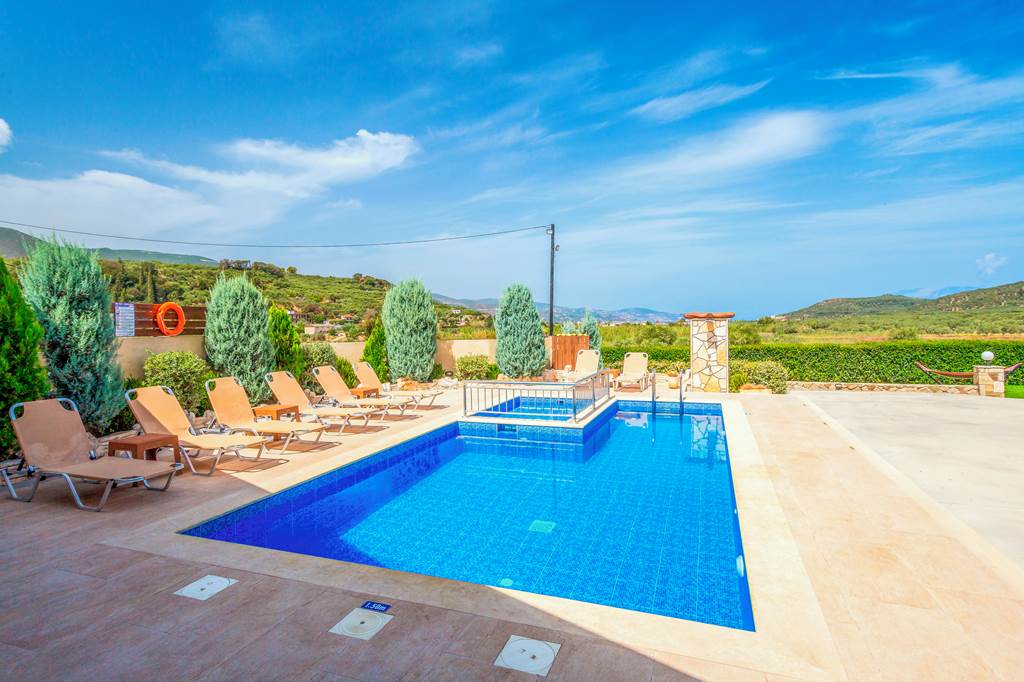 ZTH_88176_Villa_Maggie_Alonia_0924_12.jpg