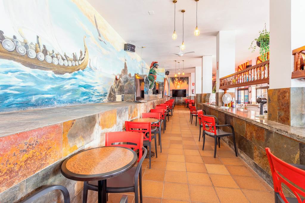 LPA_68523_Colina_Mar_Apartments_0424_10.jpg