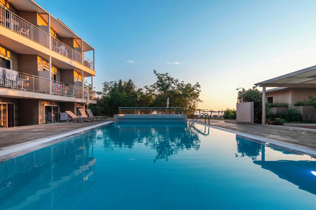 ZTH_82519_Locanda_beach_1120_03.jpg