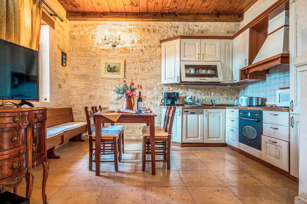 HER_87059_Villa_Marcos_Chara_0124_06.jpg