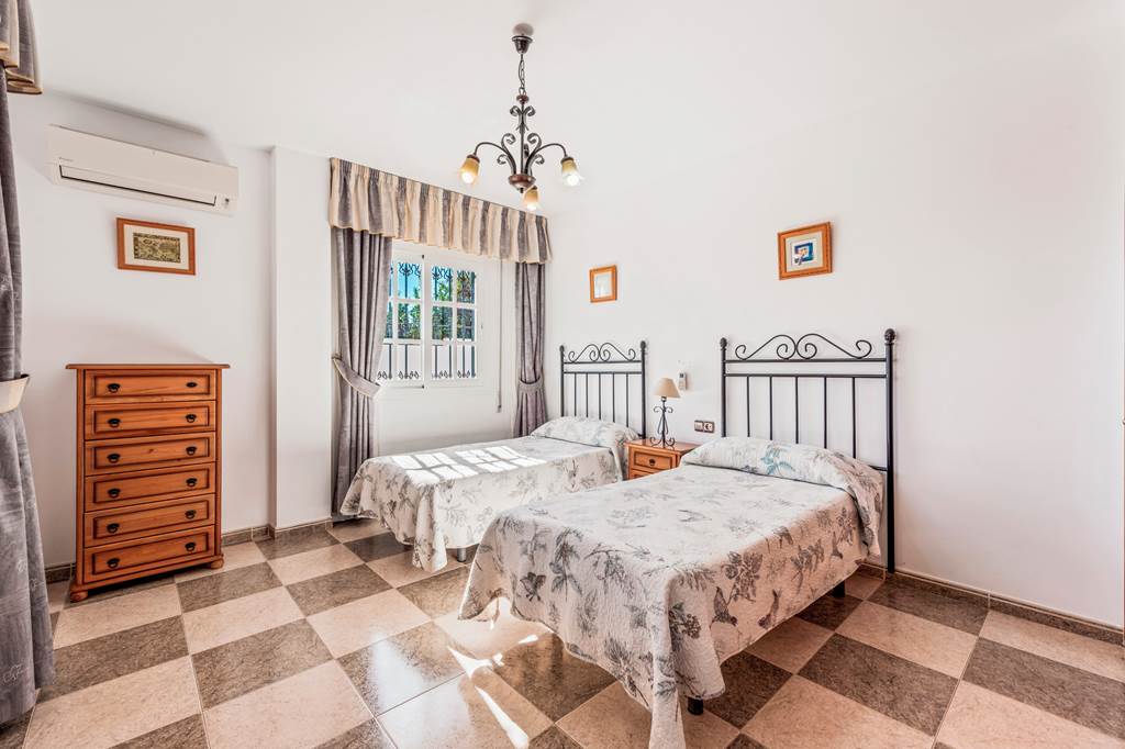 AGP_84686_Villa_Maria_Isabel_1222_05.jpg
