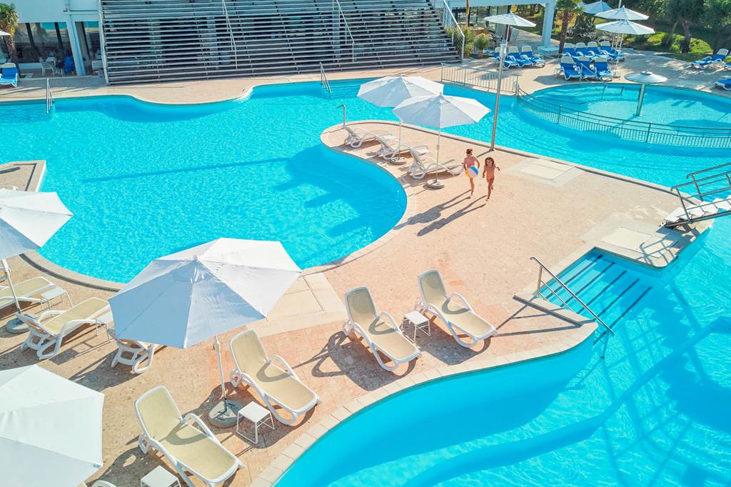 SPU_71576_Bluesun_Hotel_Elaphusa_0821_09.jpg