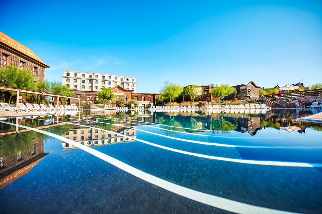 REU_68990_Hotel_Gold_River_0418_02.jpg