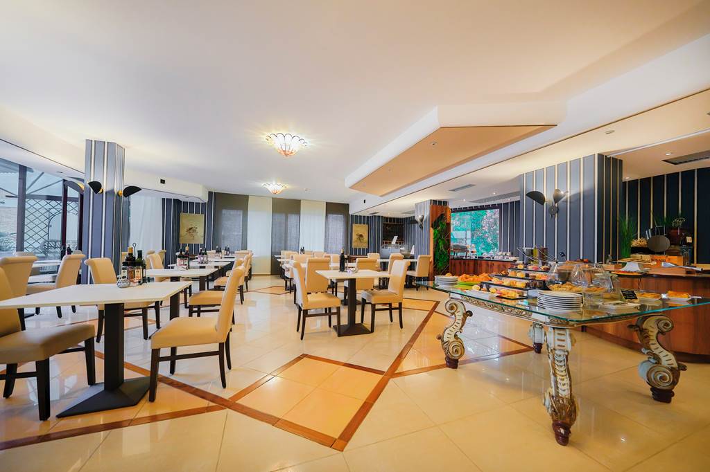 VRN_88815_Hotel_Kriss_0624_01.jpg