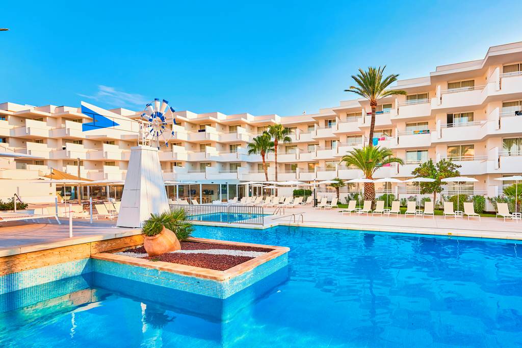 PMI_80692_Globales_Cala_Bona_Suites_0821_06.jpg