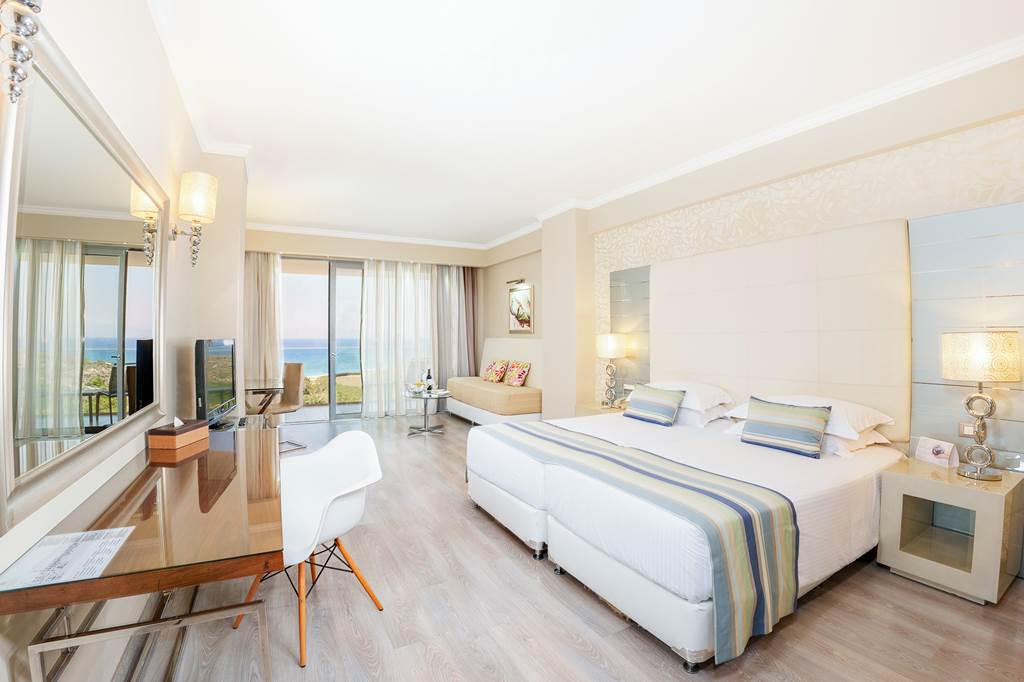 RHO_70905_Atrium_Platinum_Luxury_Resort_&_Spa_1223_09.jpg
