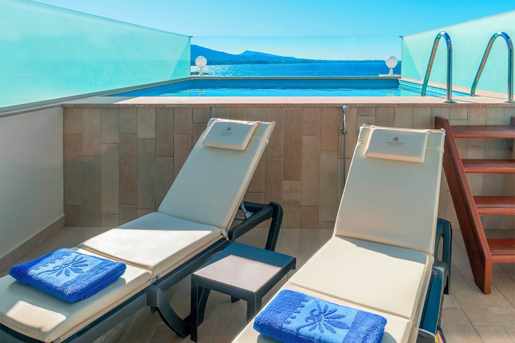 RHO_70905_Atrium_Platinum_Luxury_Resort_&_Spa_1024_03.jpg