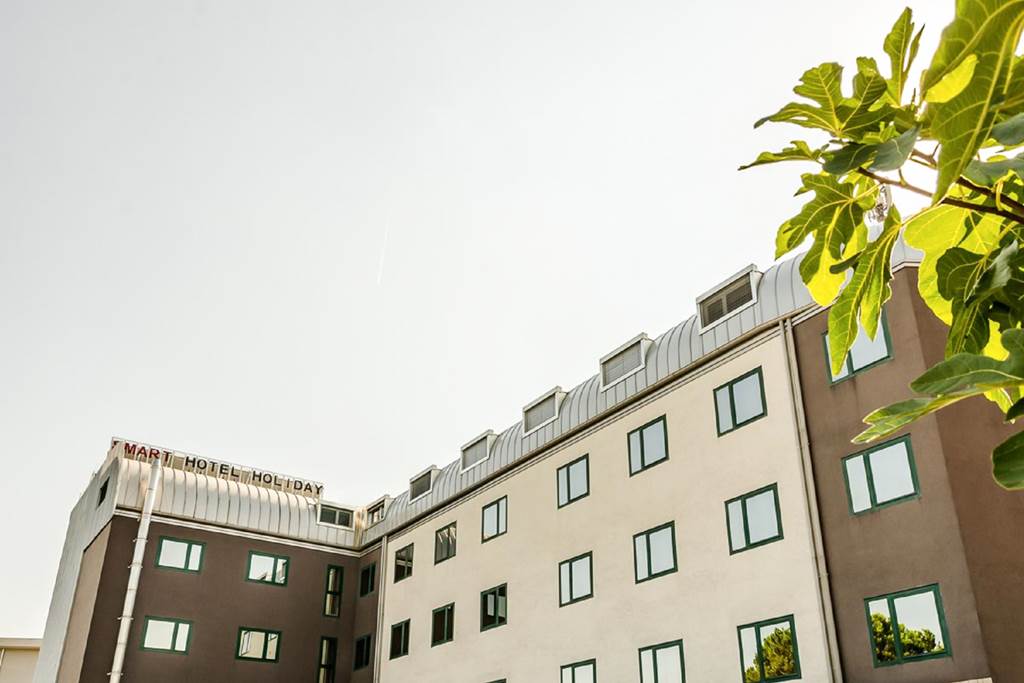 VCE_72823_Smart_Holiday_Hotel_1217_01.jpg