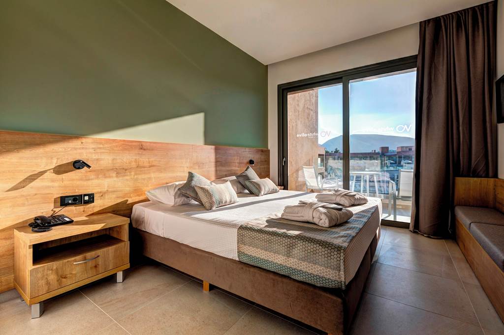 ZTH_83971_White_Olive_Elite_Hotel_1022_09.jpg