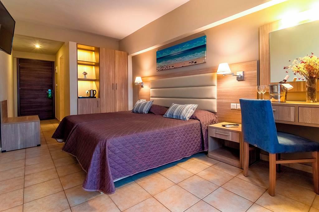 CFU_68853_Messonghi_Beach_Hotel_0419_01.jpg