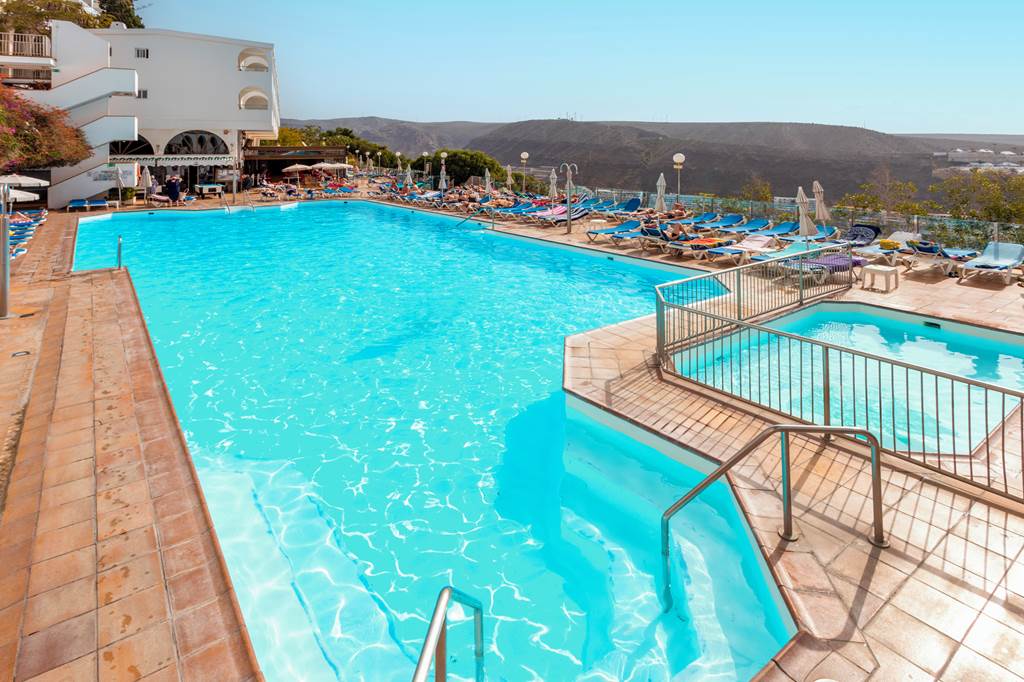 LPA_68523_Colina_Mar_Apartments_0424_06.jpg