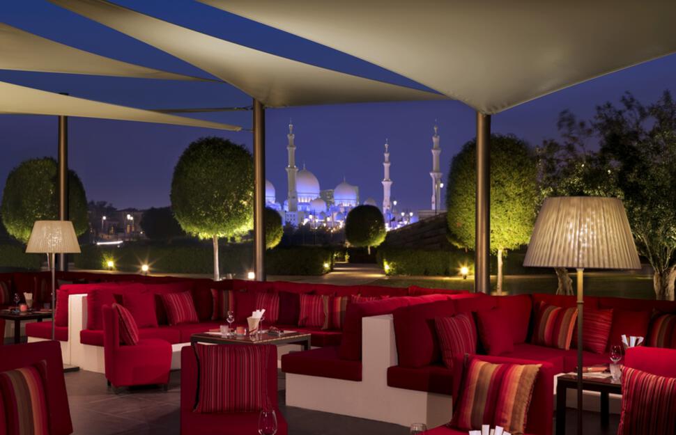 Ritz-Carlton-Abu-Dhabi-Grand-Canal-9.jpg