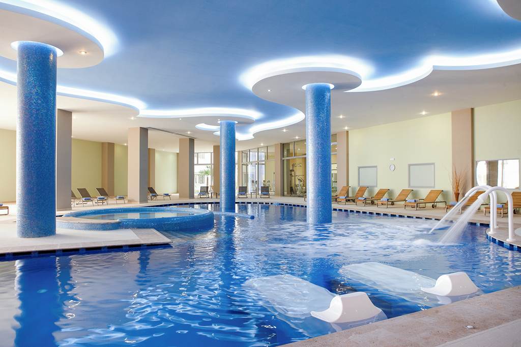RHO_70905_Atrium_Platinum_Luxury_Resort_&_Spa_1223_38.jpg
