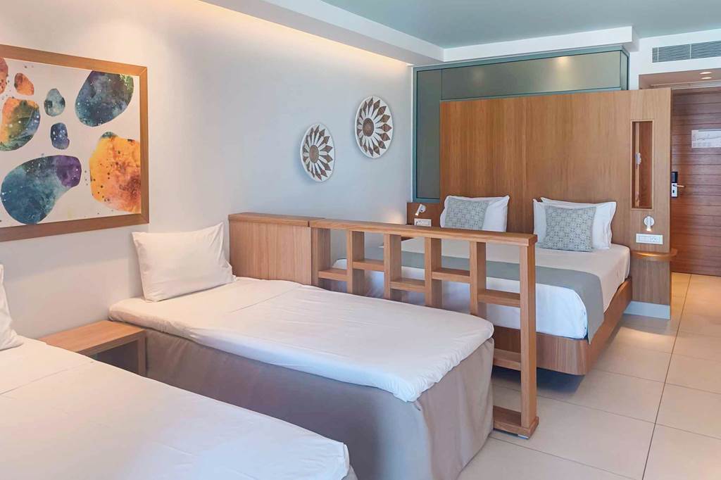 HER_70682_Arina_Beach_Resort_0824_02.jpg