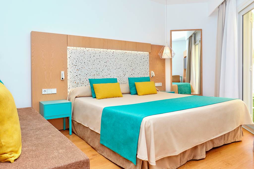 PMI_86033_Universal_Aparthotel_Elisa_0923_04.jpg