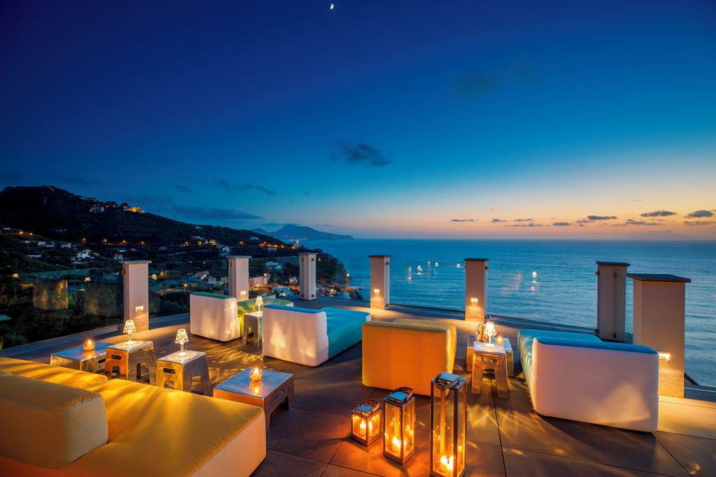 NAP_74116_Villa_Fiorella_Art_Hotel_1221_06.jpg