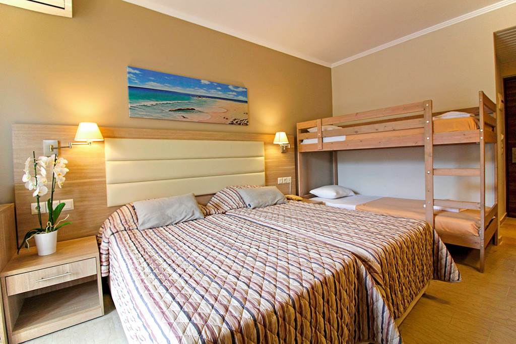 CFU_68853_Messonghi_Beach_Hotel_0419_03.jpg