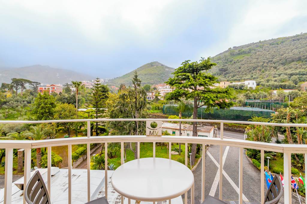 NAP_74690_Grand_Hotel_Moon_Valley_0623_01.jpg