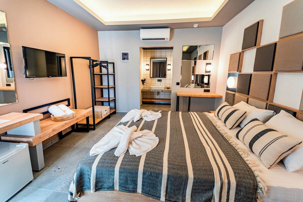 DLM_86229_Hotel_Blue_Star_1223_02.jpg